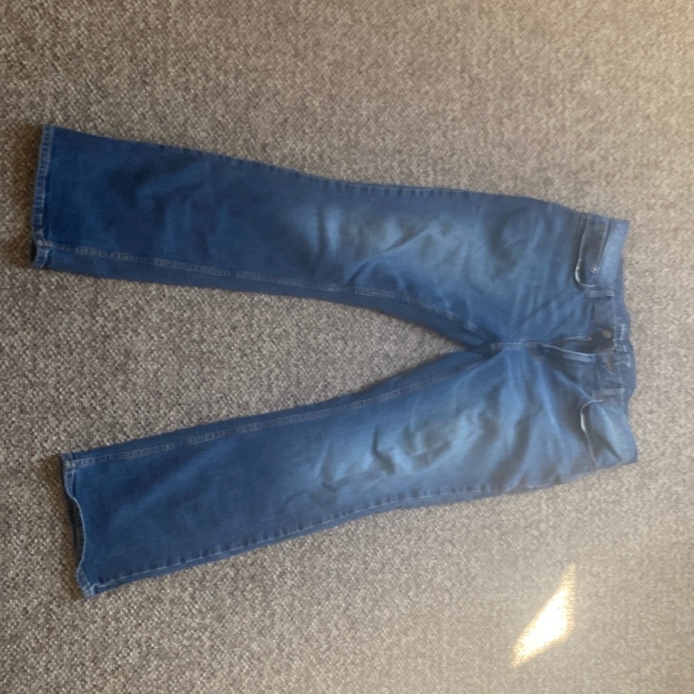 Old Navy blue jeans very good condition worn in comfortable basic jeans.